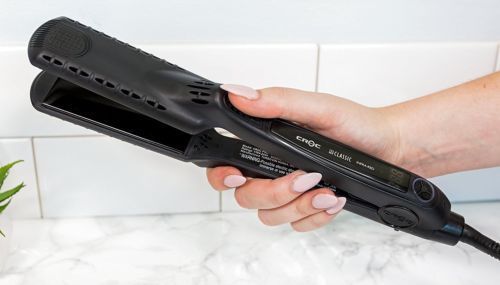 CROC Classic Infrared Black Titanium 1.5 Flat Iron